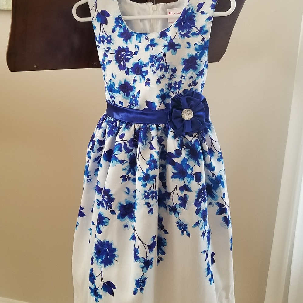 Blue and White girl's dress, Size 6